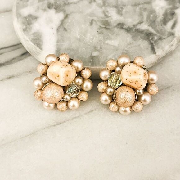 Vintage Signed Japan Bead Cluster Earrings Pale Pink Brass Setting Clip On - Picture 1 of 7